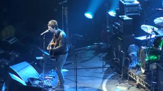 Noel Gallagher - Wonderwall  - acoustic.  BEST video of the night