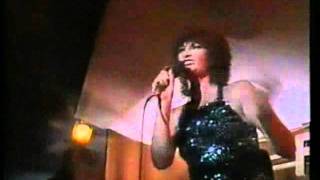 Betty McQuade  - Midnight Bus - Live with the Thunderbirds 1983.wmv