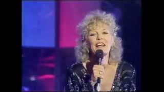 Petula Clark_Downtown 88 (Live)_TOTP Xmas_Stereo HQ