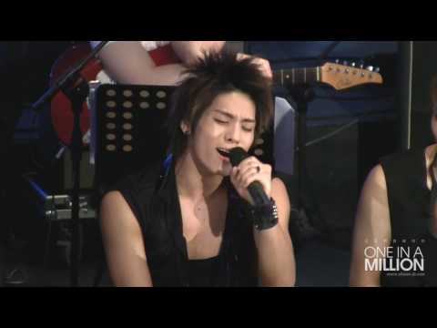 [fancam] 100728 SHINee Jong Hyun @ The Muzit - rehersal