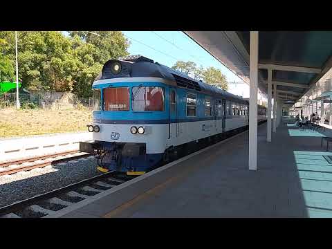 Odjezd retro motorového vozu 854.027 (Katr)+červeného bdtn 757+motorového vozu 854 z Prahy Vysočan