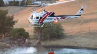 preview picture of video 'CalFire helicopter picks up water from pond in Clayton'