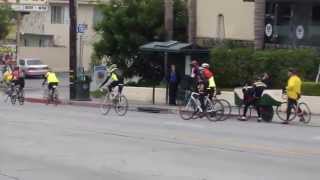 preview picture of video 'Bicylists in Whittier, California'