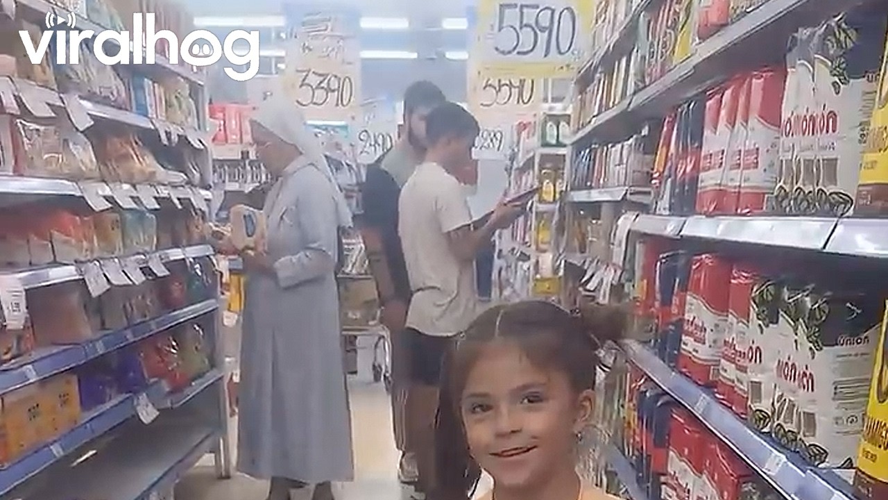 Kids Think They See Jesus' Mother || ViralHog