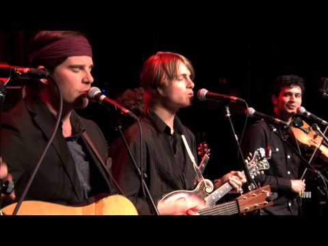 The Deadly Gentlemen - "I Fall Back" (eTown webisode #613)