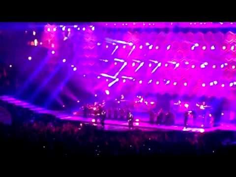 Justin Timberlake 20 20 Experience Tour Justin going back performing Bell Biv Devoe's Poison! Housto