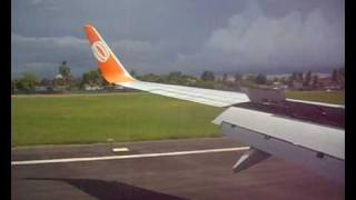 preview picture of video 'Pouso em Ilheus 12/01/2010 - Avião da GOL'