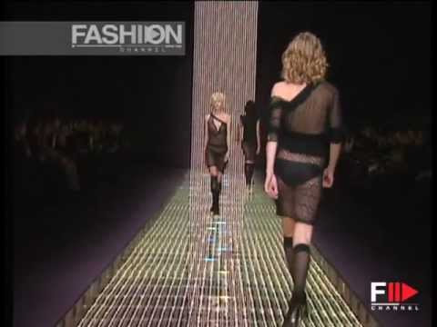 "Versus" Autumn Winter 2001 2002 Milano 4 of 4 pret a porter by FashionChannel