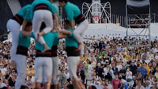 España, un castillo humano recibe al papa León XIV en una vigilia juvenil en Barcelona