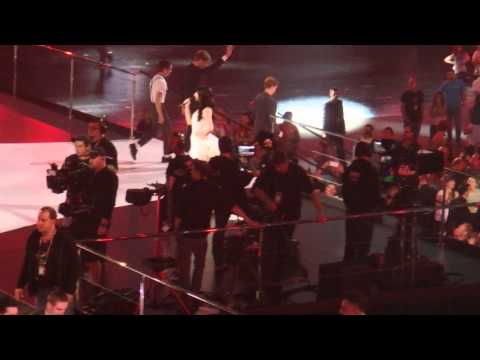 Conchita - Rise like a phoenix Eröffnung ESC 19 5 2015 Family show