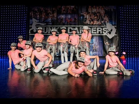 Funky Dangers - Vanocni Show 2016 - LiL Beast