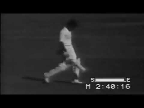Iqbal Qasim Pick Dilip Vengsarkar Wicket 3rd Test, Wankhede, December 16-20, 1979