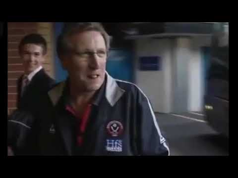 Neil Warnock v Leeds Fans - 2005