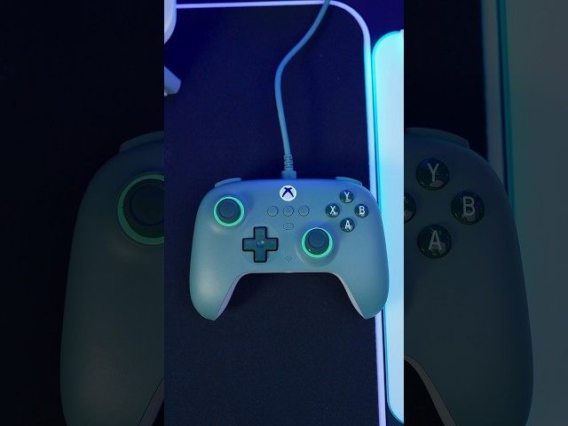 Vídeo relacionado con 8Bitdo Ultimate Mini Wired Controller for Xbox with RGB Lighting Fire Ring, Hall Effect Joysticks and Triggers, for Xbox Series X|S, Xbox One, Windows 10/11 - Officially Licensed (Translucent Green)