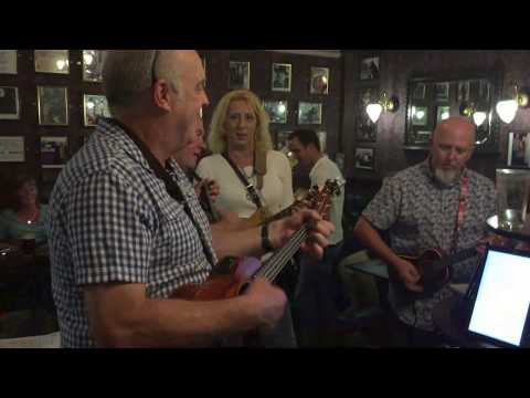C'est La Vie (You Never Can Tell) - Chuck Berry - 25 Aug 2017 Ma Egertons Uke Jam Liverpool