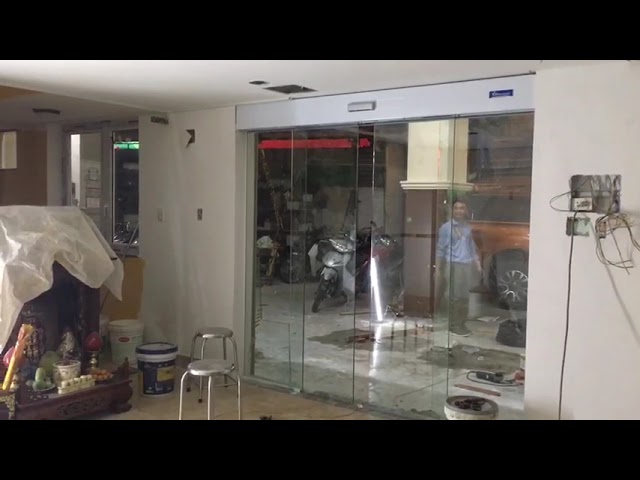 Cửa kính tự động hai cánh
