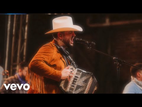Eden Muñoz, Gerardo Ortiz - En el Pedir Está el Dar (Lyric Video)