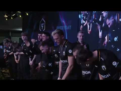 JANKOS goes to hug FLAKKED IMMEDIATLY after the HERETICS SHOWMATCH ends (WHOLESOME)