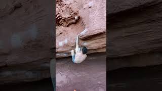 Video thumbnail of Maikelsoncrusoe, 8a+ (sit). Mont-roig del Camp