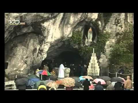 Chapelet à Lourdes