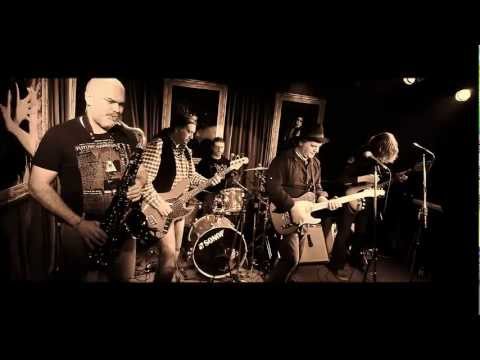 Blues Trackers-The World Is A Ghetto,Live at Cafe Santan