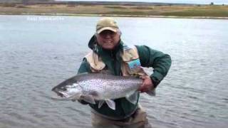 preview picture of video 'Fly fishing río Gallegos Raúl Sommariva'