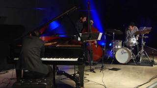The Alfredo Rodriguez Trio perform Veinte Anos Blue Green Akron Art Museum.mp4