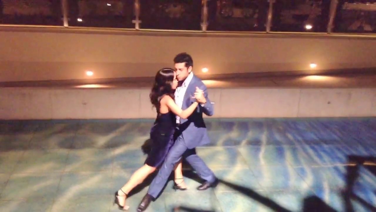 Hernan Lazart y Marina Mauri dancing the traditional tango in Hawaii 2016
