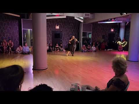 Argentine Tango: Guillermina Quiroga & Mariano Logiudice - milonga