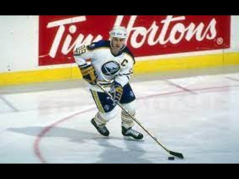 Alex Mogilny's first NHL goal for Sabres (5 oct 1989)