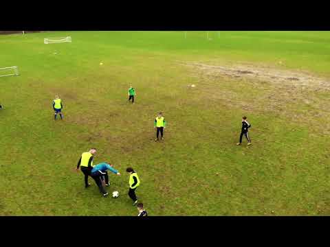 De training van fc Almere JO11-4 op 15 februari 2020