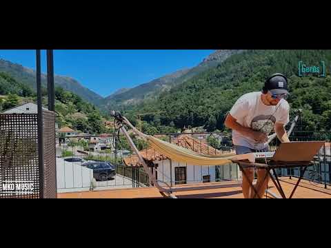 JT Donaldson  Stay Inside feat  Liv e (Extended Mix)