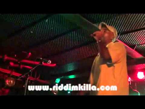 Mc Janik live in Paris : Batofar 2011 - Part 2/2 - RIDDIMKILLA