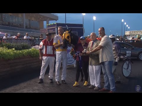 M-M's Dream & David Miller won Hambletonian Maturity ($410,250) in 2.04,3/1 1/8 Miles at Meadowlands