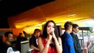 Download lagu riana oces menangis di panggung & agesta irama mp3