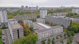Ruim en licht 4- kamer appartement van maar liefst 130 m² gelegen in het groene Buitenveldert.