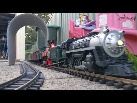 Double heading (battery) steam locos garden railway