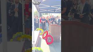 דוד דאור שר בהלוויה: תשמור על העולם אוריאל, אנחנו לא מצליחים (חדשות ערוץ 7) - התמונה מוצגת ישירות מתוך אתר האינטרנט יוטיוב. זכויות היוצרים בתמונה שייכות ליוצרה. קישור קרדיט למקור התוכן נמצא בתוך דף הסרטון דוד דאור שר בהלוויה: תשמור על העולם אוריאל, אנחנו לא מצליחים (חדשות ערוץ 7) - התמונה מוצגת ישירות מתוך אתר האינטרנט יוטיוב. זכויות היוצרים בתמונה שייכות ליוצרה. קישור קרדיט למקור התוכן נמצא בתוך דף הסרטון