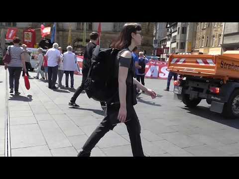 Tschekistenlied auf Marktplatz in Halle, mit "Störsender" (?),Sven Liebich,24.5.19