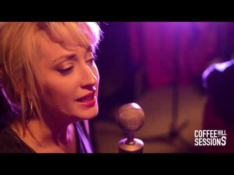 Cat Lundy - Dive (Ed Sheeran) \ Coffee Hill Sessions