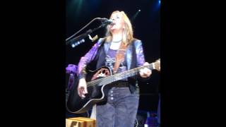 I Take You With Me - Melissa Etheridge Live in Biloxi 8/21/15