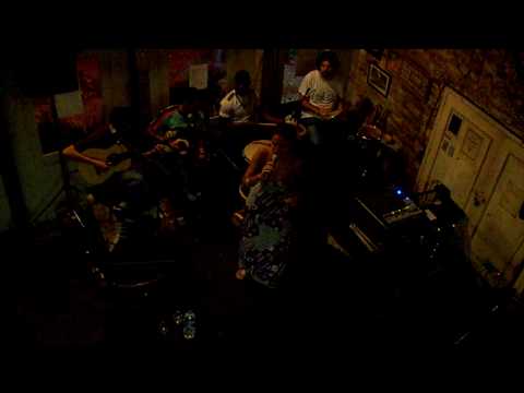 Marina Iris Canta no Bar Ernesto