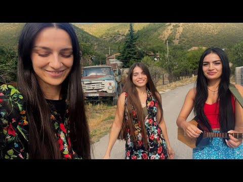 Trio Mandili - Vintskha gogo (Some girl)