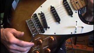 Video thumbnail for Roland G-505 Vintage Analog Guitar Synth Controller - Features by WayneJoness