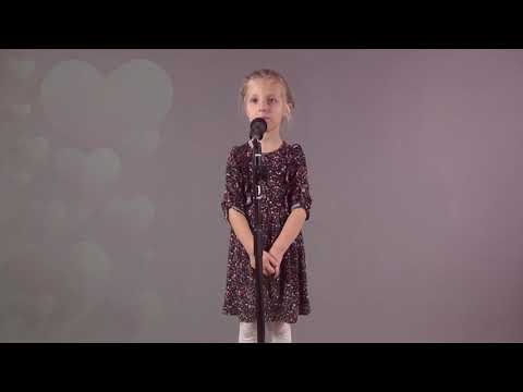 Maja Traczyk -  Dla kochanych Dziadków - ( cover - Hallelujah)