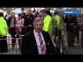 Manchester City fans sing Blue Moon at Fergie