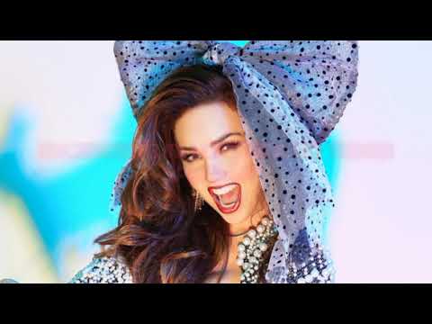 Thalia, Aterciopelados, Leon Leiden - Florecita Rockera (Letra/Lyric)