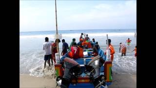  2013-12-25 Christmas morning on Kovalam beach Part 1