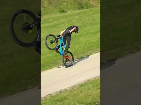 Qual dessa MANOBRAS você quer Aprender ? 🔥🙏#bike #grau #shorts