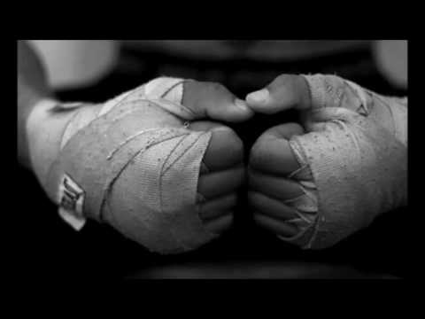 TYNIEK - KRÓTKA PIOSENKA O KARMIE